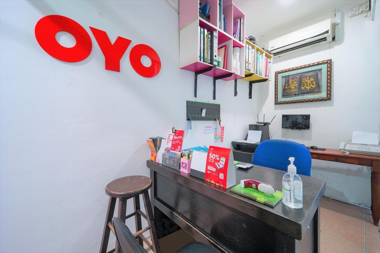 Oyo 89850 Mutiara Motel Куах Экстерьер фото
